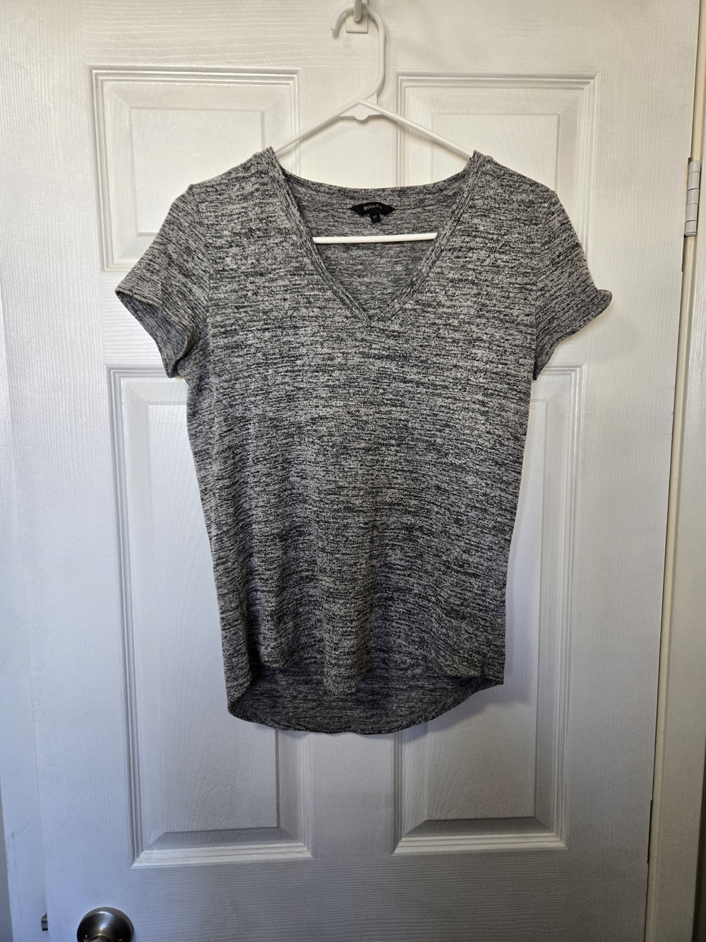 RW&CO. Heathered Grey V-Neck Short Sleeve Tee